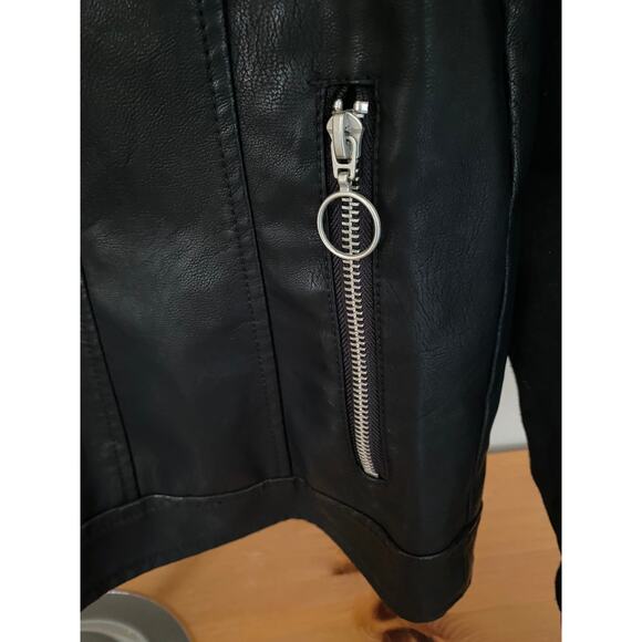 Baccini Jacket Faux Leather Hoodie with soft knit sleeves and hood Size Large - Picture 8 of 10